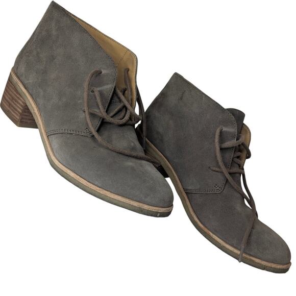 Clark's original boots - Picture 1 of 6